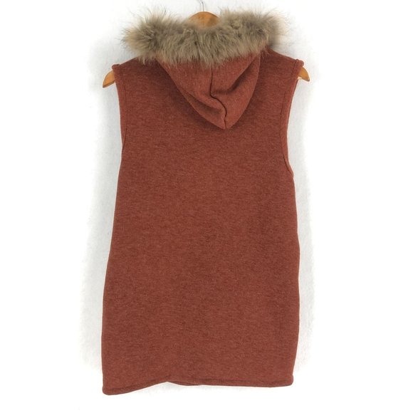 Do Everything In Love Women's One Size Rust Brown Raccoon Fur Trim Knit Vest - Picture 2 of 8